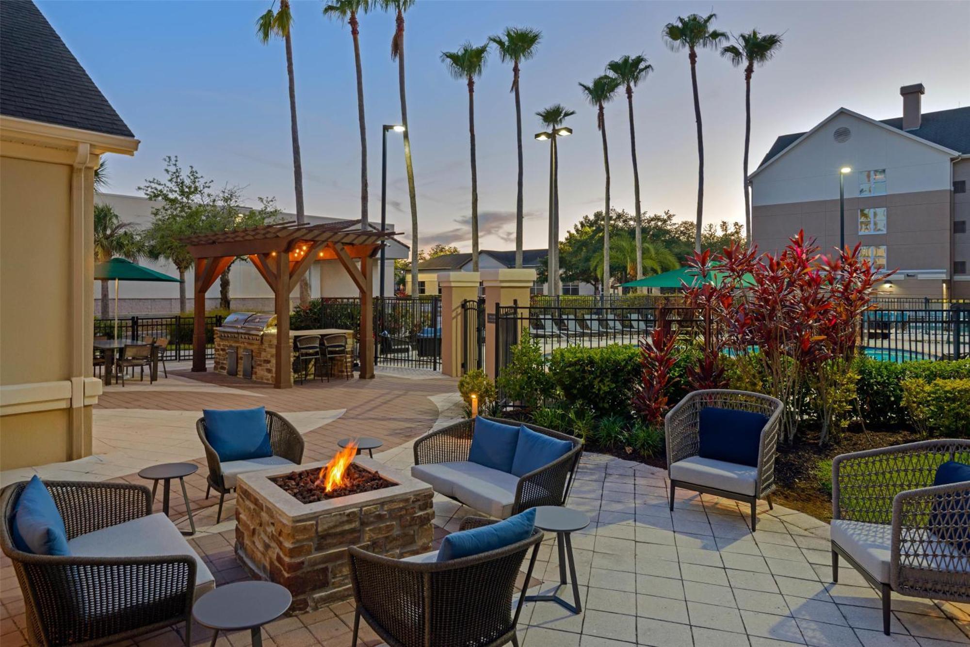 Homewood Suites By Hilton Orlando-Ucf Area Alafaya Екстер'єр фото